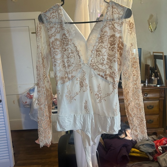 Express Tops - Express Lace V-Neck Bodysuit in Cream and Tan Embroidered Lace